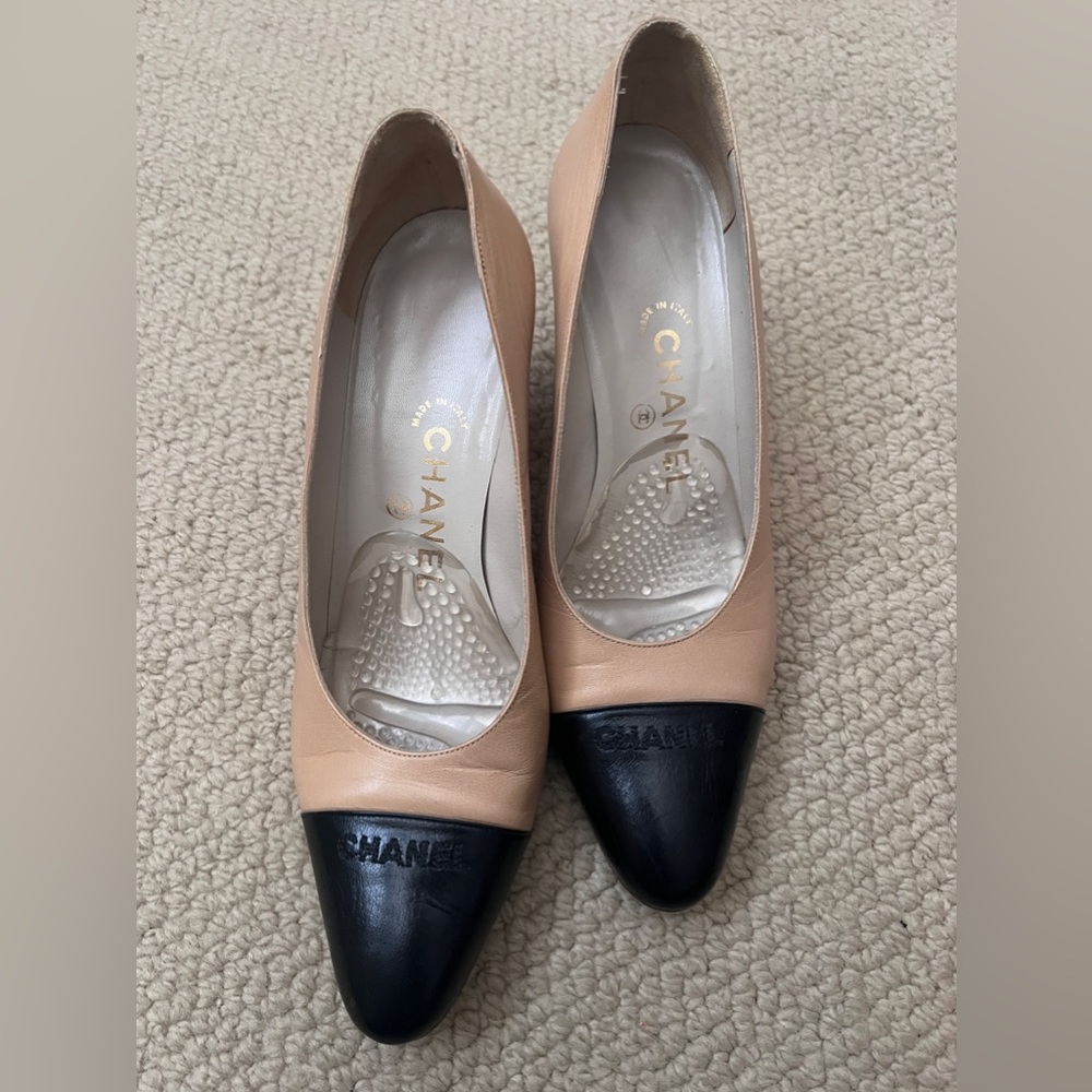 CHANEL Vintage Leather Shoes Size 38.5
